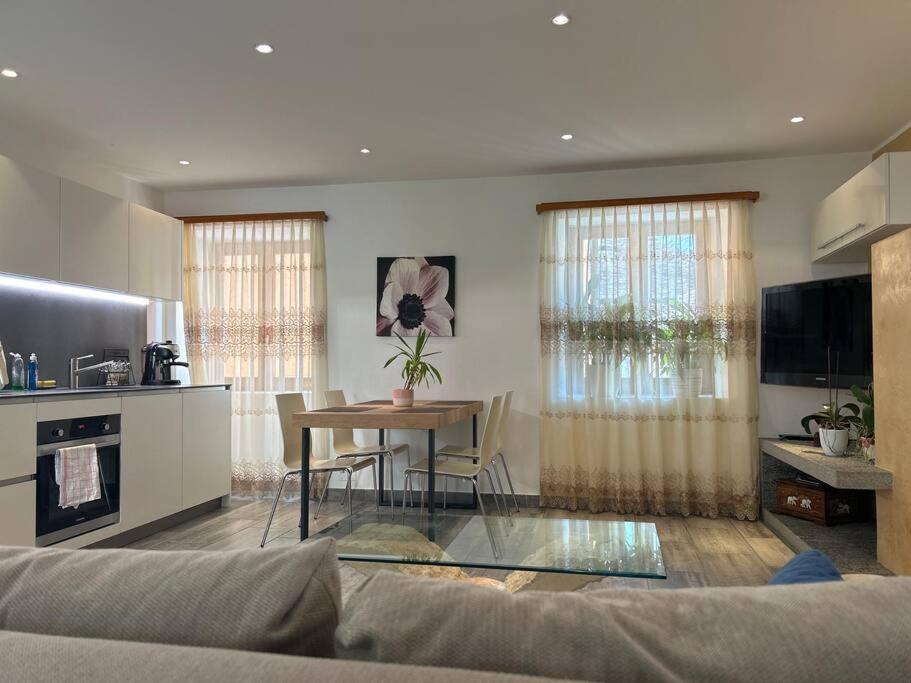 A Hilarious Hideaway In Roveredo Apartment Bagian luar foto